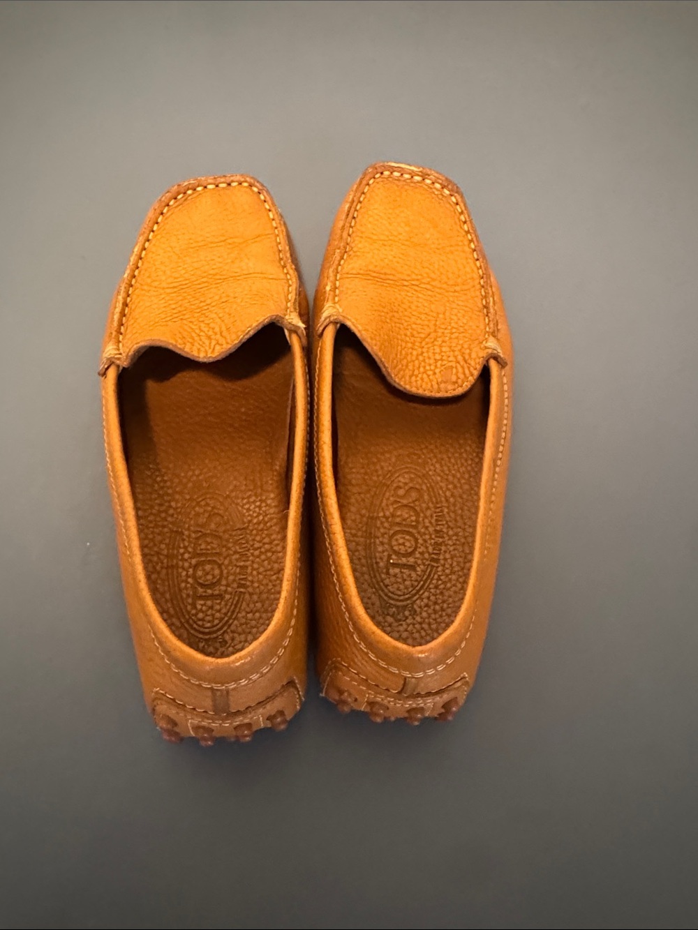 Tod's Tan Leather Pebbled Driving Loafers